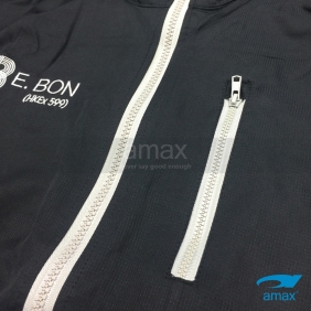 細節-風褸-前胸口拉鍊口袋