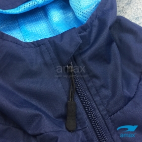 細節-風褸-拉鏈頭覆布