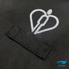 細節-POLO-橫向直向牌扣